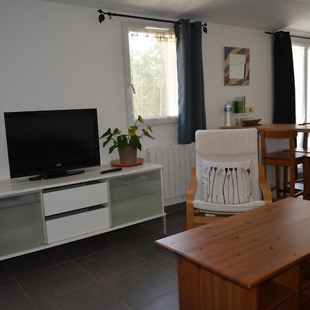 Grand Studio Independant Avec Jardin Goussainville  Ngoại thất bức ảnh