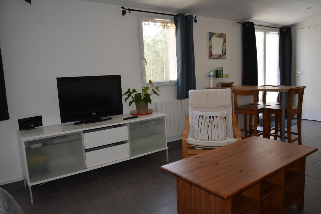 Grand Studio Independant Avec Jardin Goussainville  Ngoại thất bức ảnh
